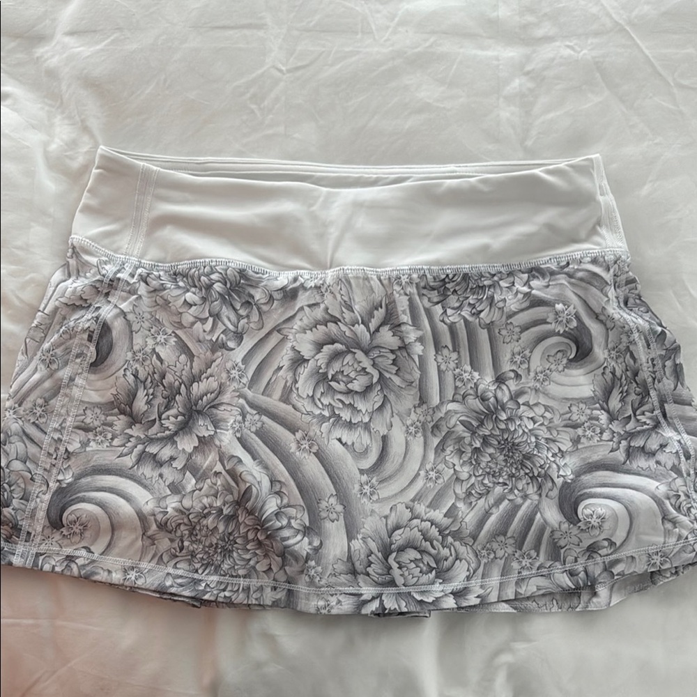 LULULEMON 6 NEW Floral Gray tennis Skort
